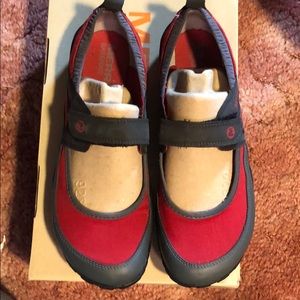 Walking shoes